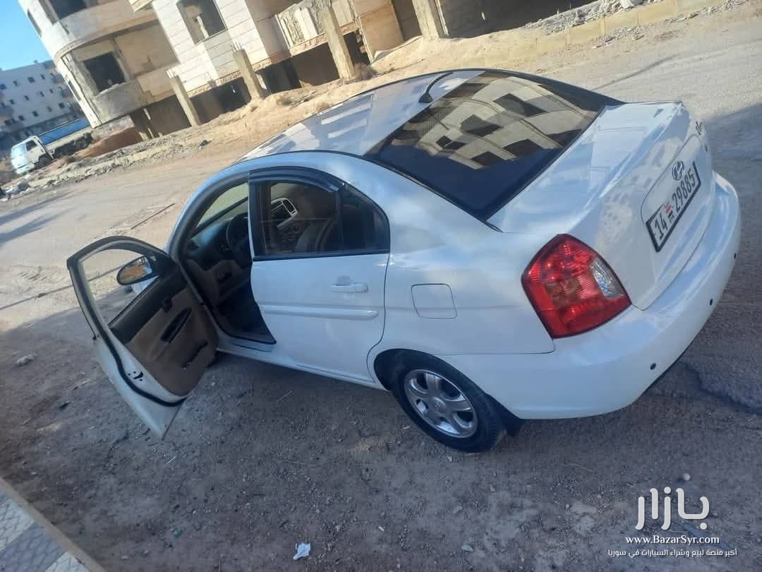 متاح سيارة للبيع 🚖فيرنا 2006تسجيل 2008خالية برا جوا عدا كم قطعة جنط ودولاب دارة رفع بلور كهربا  - هونداي - محافظة دمشق - صورة 4 من 7