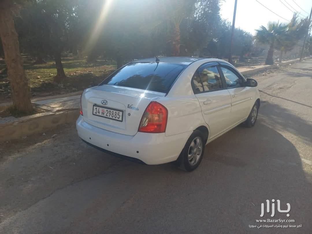 متاح سيارة للبيع 🚖فيرنا 2006تسجيل 2008خالية برا جوا عدا كم قطعة جنط ودولاب دارة رفع بلور كهربا  - هونداي - محافظة دمشق - صورة 5 من 7