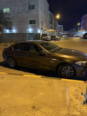 Bmw 520i 2013  صبغ الوكالة خالية العلام  كاملة المواصفات  - محافظة دمشق