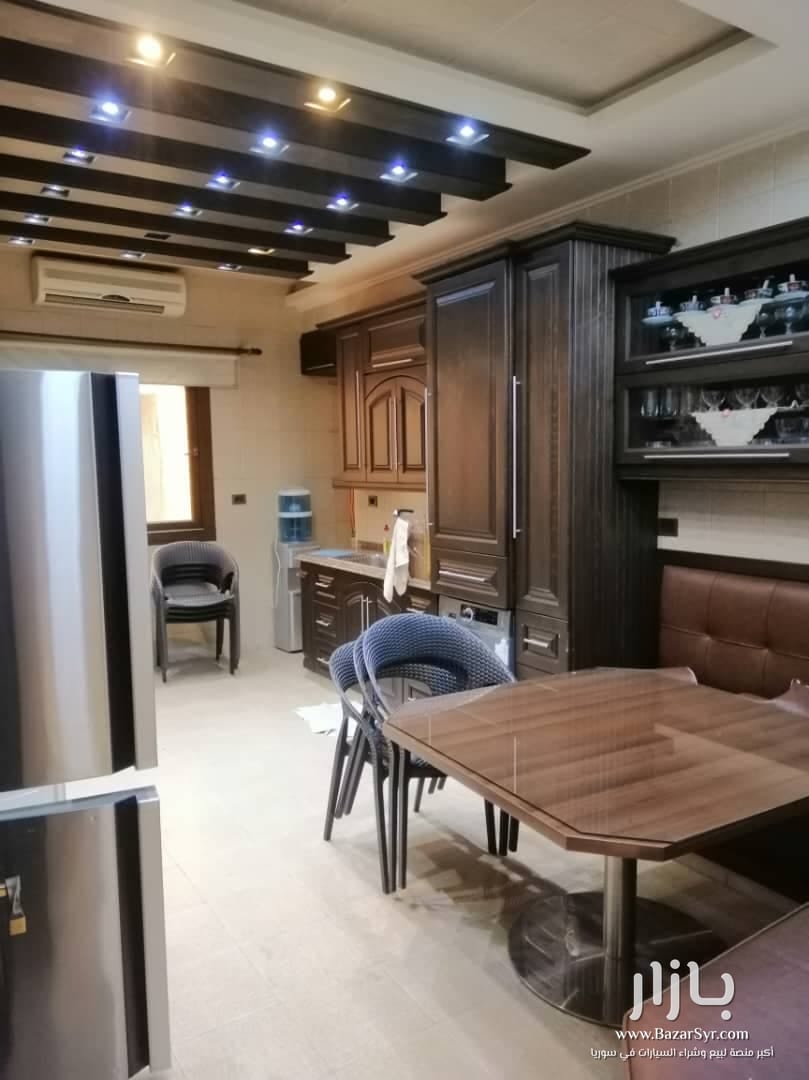 شقة في حلب الجديدة الجنوبي بعد مشفى الرجاء طابق أول مؤلف من ٦ غرف مع ضهر كراج مساحة إجمالية ٣٥٠ متر ديكور ديلوكس تدفئة مركزية السعر ((( ٣٠٠ ألف دولار ))) للجادين التواص… See more - محافظة حلب - صورة 4 من 15