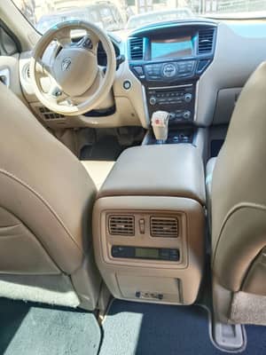 نيسان_باثفايندر السيارة العائلية 7 ركاب 4x4 - محافظة دمشق
