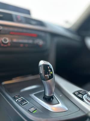 بي ام  320d موديل 2013 بحالة الوكالة تماماً - محافظة إدلب
