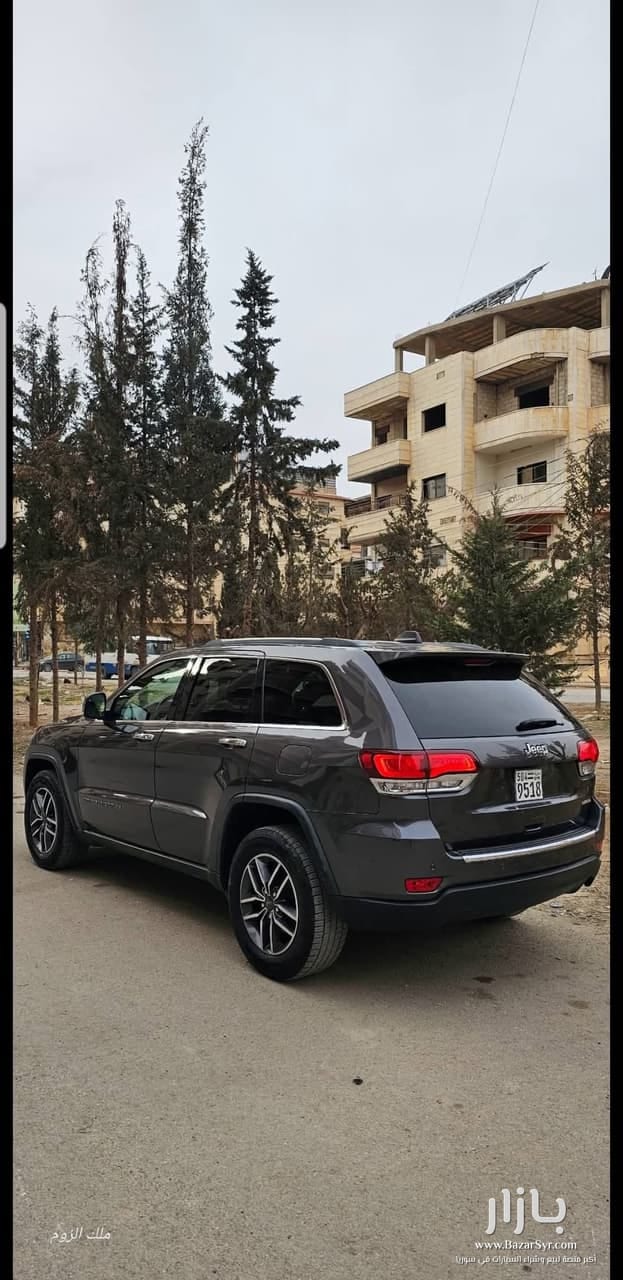جيب شيروكي ليمتيد_ موديل 2020 اكمل المواصفات مع سقف البنورامي جيب شيروكي ليمتيد_ موديل 2020 اكمل المواصفات مع سقف البنورامي - جيب - 2020 - محافظة دمشق - صورة 8 من 8