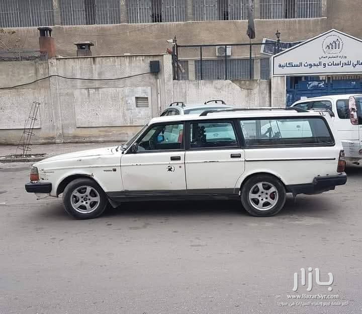 للبيع سيارة فولفو ستيشن بلور كهربا جنط ودوليب ممتازين للبيع سيارة فولفو ستيشن بلور كهربا جنط ودوليب ممتازين - فولفو - محافظة دمشق - صورة 3 من 6