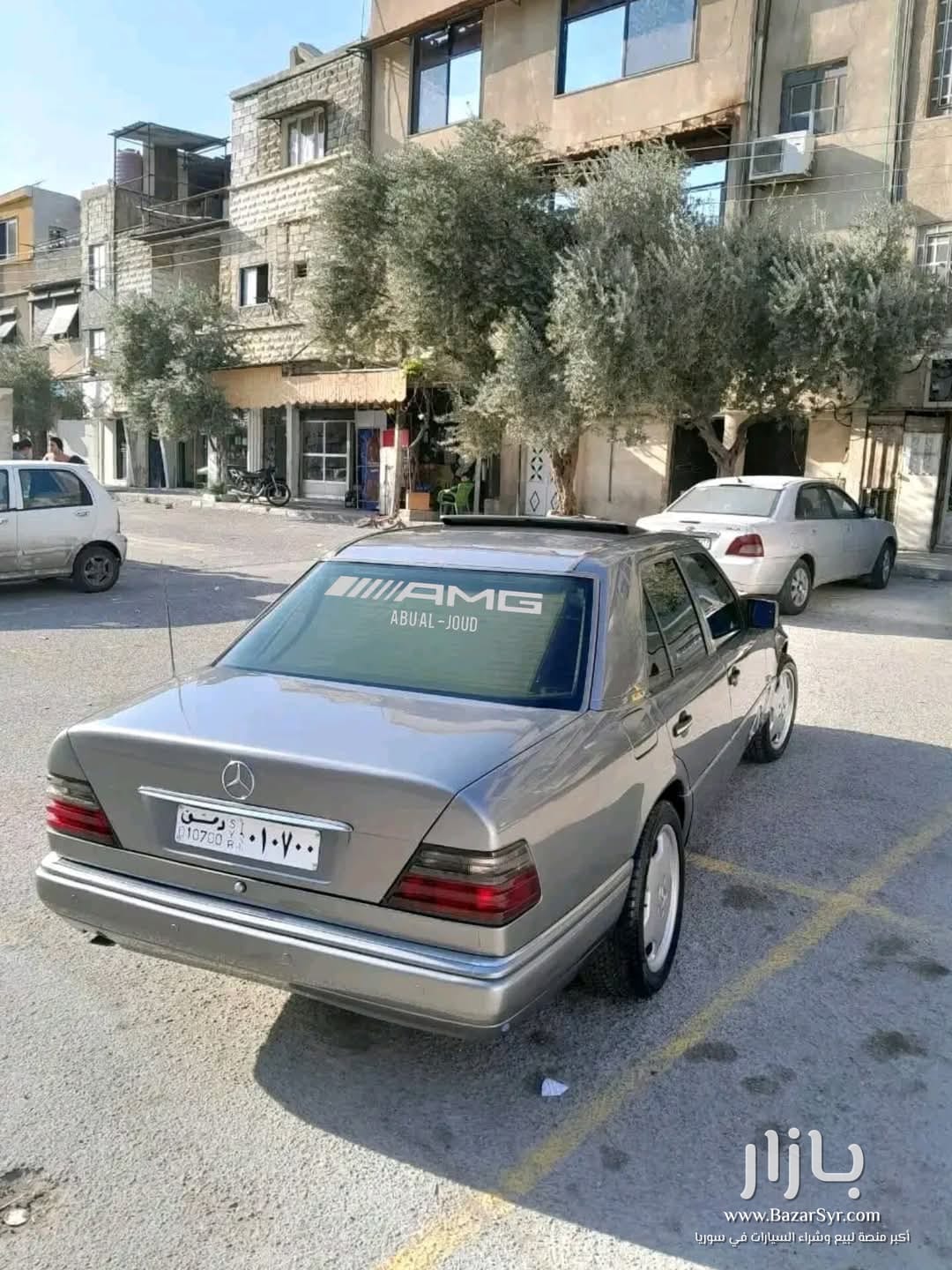 مرسيدس E220 • سنة الصنع : 1993 مرسيدس E220 • سنة الصنع : 1993 - مرسيدس - 1993 - محافظة دمشق - صورة 1 من 2